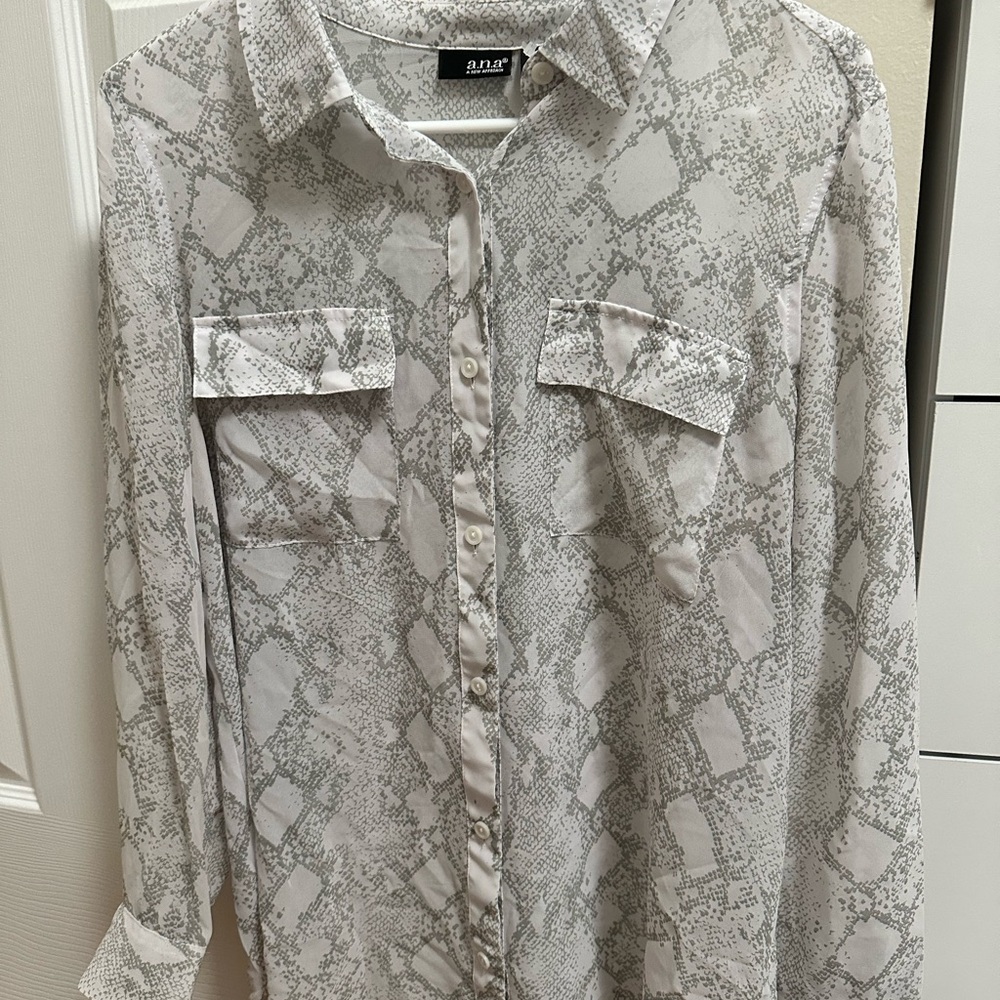 a.n.a Gray Patterned Blouse